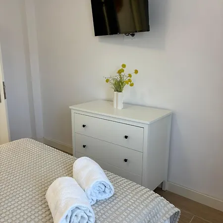 River View Tmb Station House Apartman