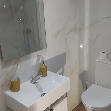 River View Tmb Station House Apartman *