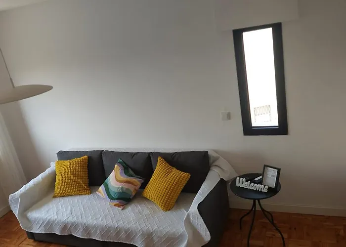 Апартаменты River View Tmb Station House *